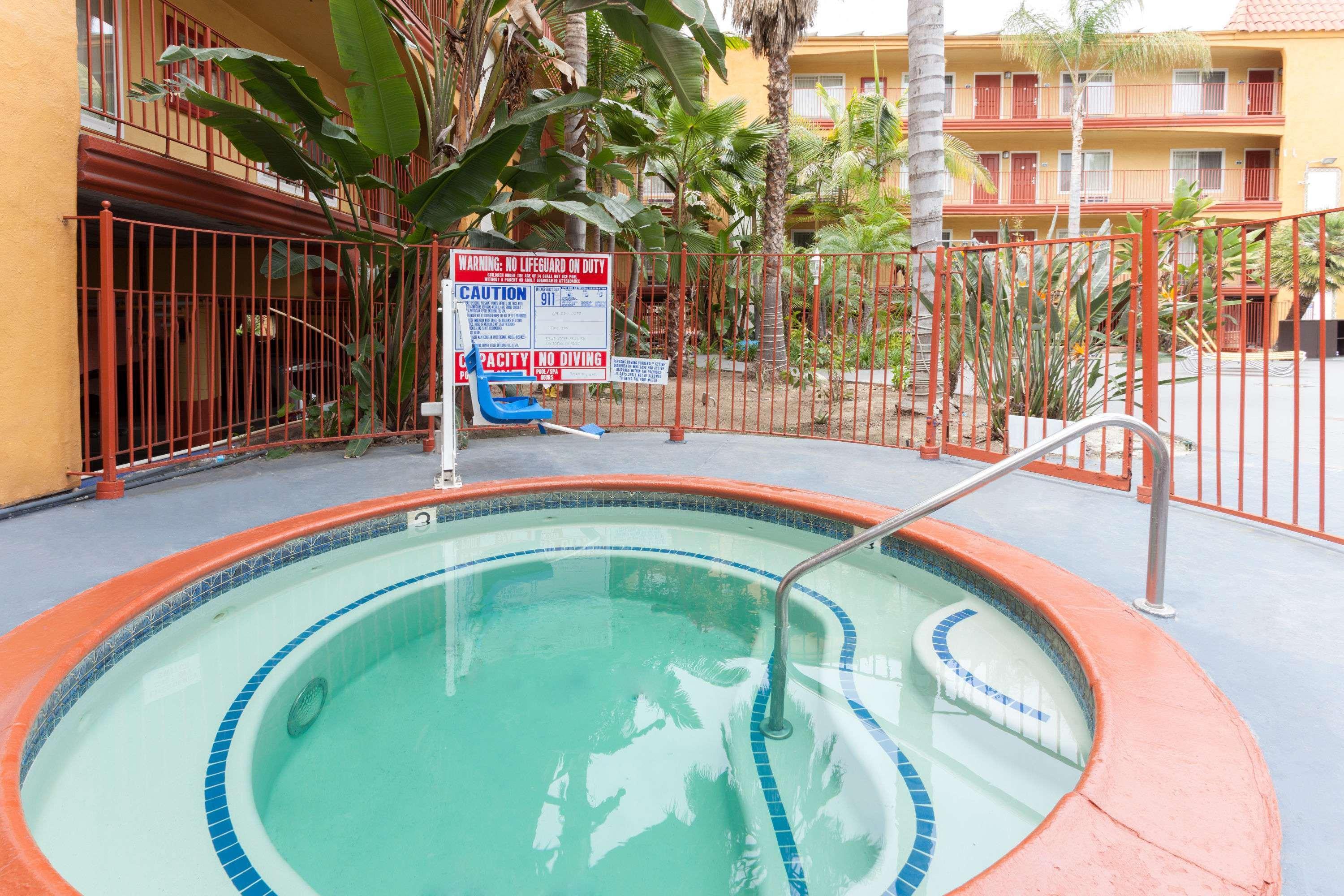 Days Inn By Wyndham Mission Valley-Sdsu San Diego Buitenkant foto